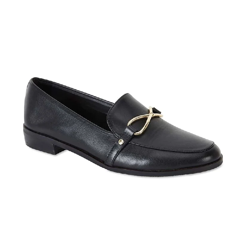 Tally Loafer in Black Leather